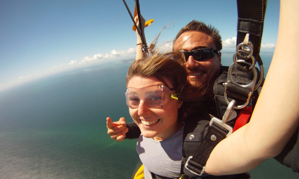 串联高空跳伞体验 - 布莱比岛