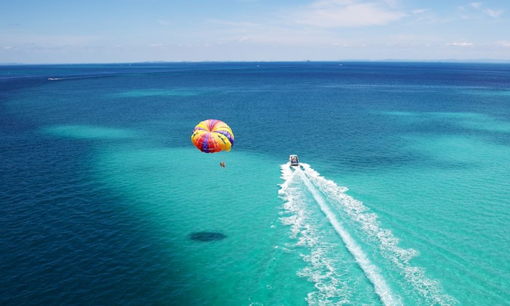海豚岛 (天阁露玛) 滑翔伞